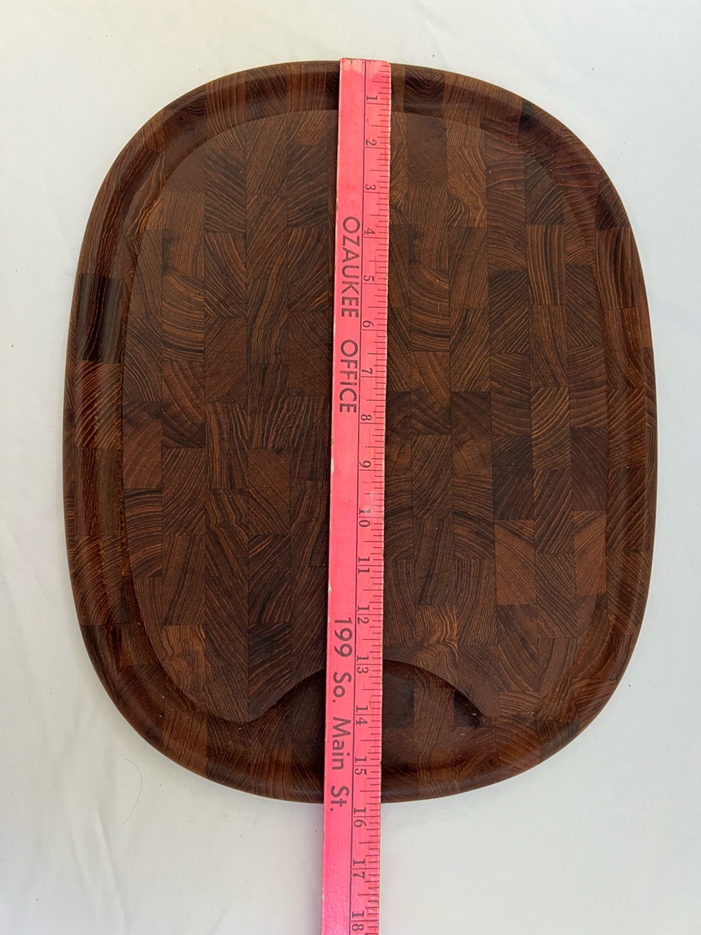 Dansk Solid Cutting Board Dark Wood (Teak?)  16"x13"x1" Parquet Oval Marks Cuts - Picture 8 of 9
